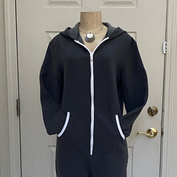 “GOODIELLOW & CO” 🖤 SUPER CUTE 💜 HOODED ONESIE - Picture 2 of 16